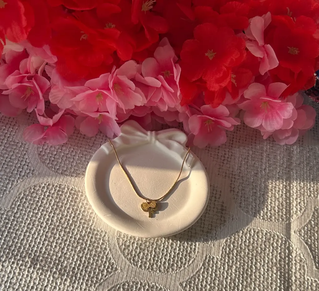 Belle Bow Chain.webp